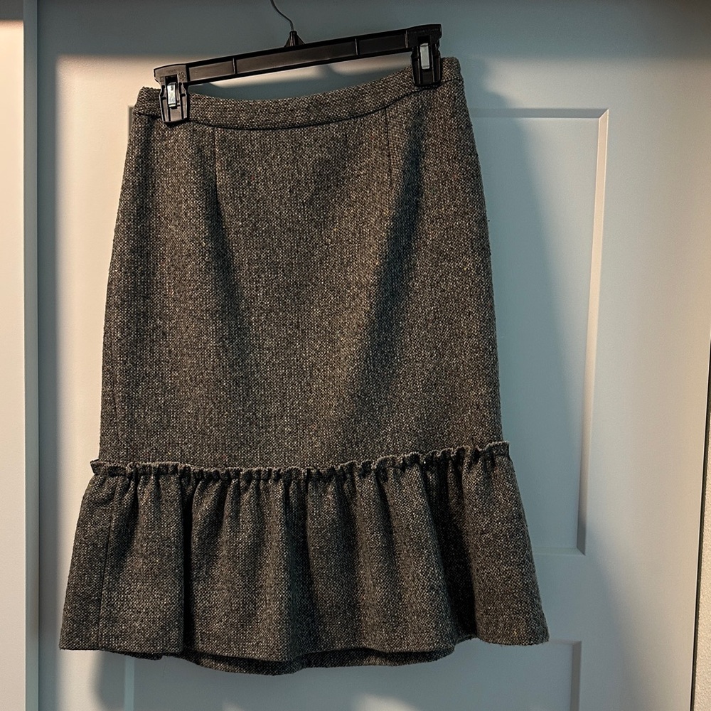 Halogen Petite Gray Ruffle Hem Skirt